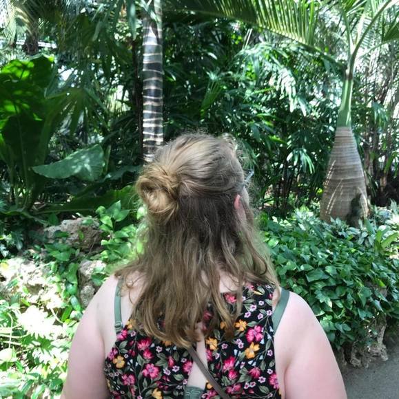 Meet your Posher, Sam - Picture 1 of 1